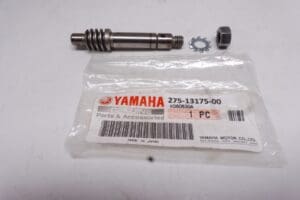 Yamaha - 275-12436-00 - RD250-350 - shaft gear drive Oil Pump