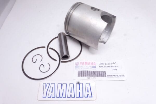 278-11631-00 Piston assy new Yamaha R5 64mm std copy compl.rings/pin and clips