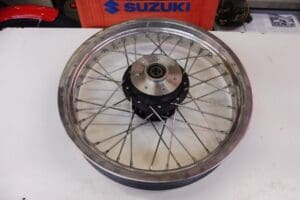 64110-42000 / 64110-42003 Rearwh.complete Suzuki RG500-1 till 6 new copy 36 spokes new