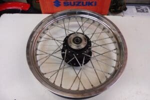 64110-42000 / 64110-42003 Rearwh.complete Suzuki RG500-1 till 6 new copy 36 spokes new