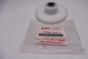 17522-31030 Gear waterpomp Suzuki GT750 copy in nylon new