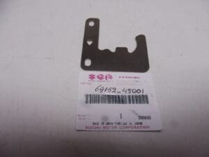 Suzuki Shim plate rear caliper original Part number  69152-45001 |Theo Louwes Motors and Racing